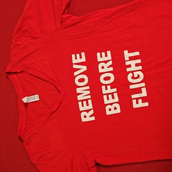 'Remove Before Flight' perfect gift for your airline friends Small EUC red - Picture 2 of 5